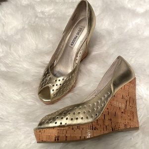 Gold Stevie Madden wedges